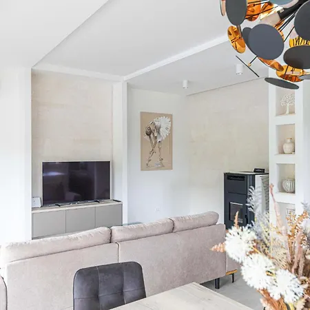 4 Bedroom In Primorski Dolac * Mravnica (Sibenik)