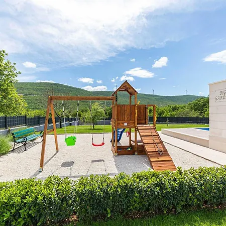 4 Bedroom In Primorski Dolac Holiday home Mravnica (Sibenik)