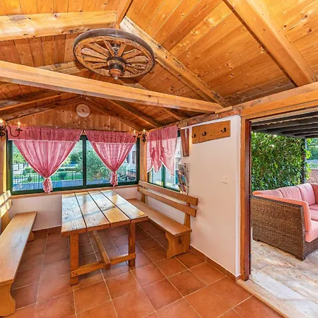 4 Bedroom In Primorski Dolac Holiday home Mravnica (Sibenik)