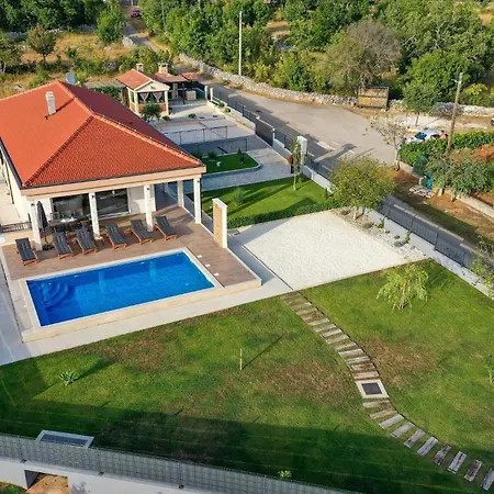 4 Bedroom In Primorski Dolac Holiday home