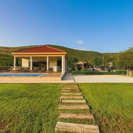 4 Bedroom In Primorski Dolac Holiday home *