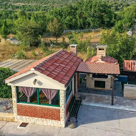 Holiday home 4 Bedroom In Primorski Dolac *