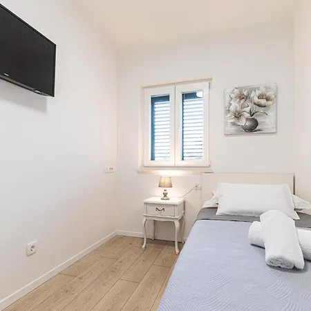 4 Bedroom In Primorski Dolac Holiday home
