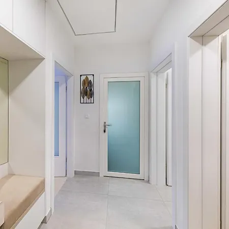 Prázdninový dům Cozy In Primorski Dolac With Wifi Primorski Dolac