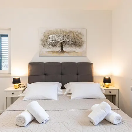 Cozy In Primorski Dolac With Wifi Tatil Evi Primorski Dolac