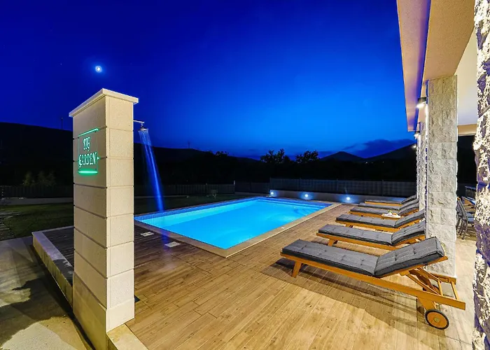 Holiday home Cozy In With Wifi Primorski Dolac